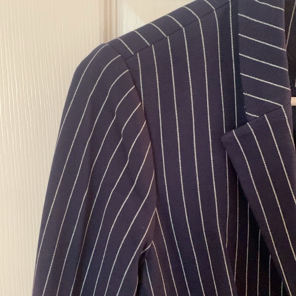 Women’s Chico’s Blue & White Pin Striped Blazer w/Pearl Buttons Sz. 0 U.S. 4/6 - Picture 5 of 11